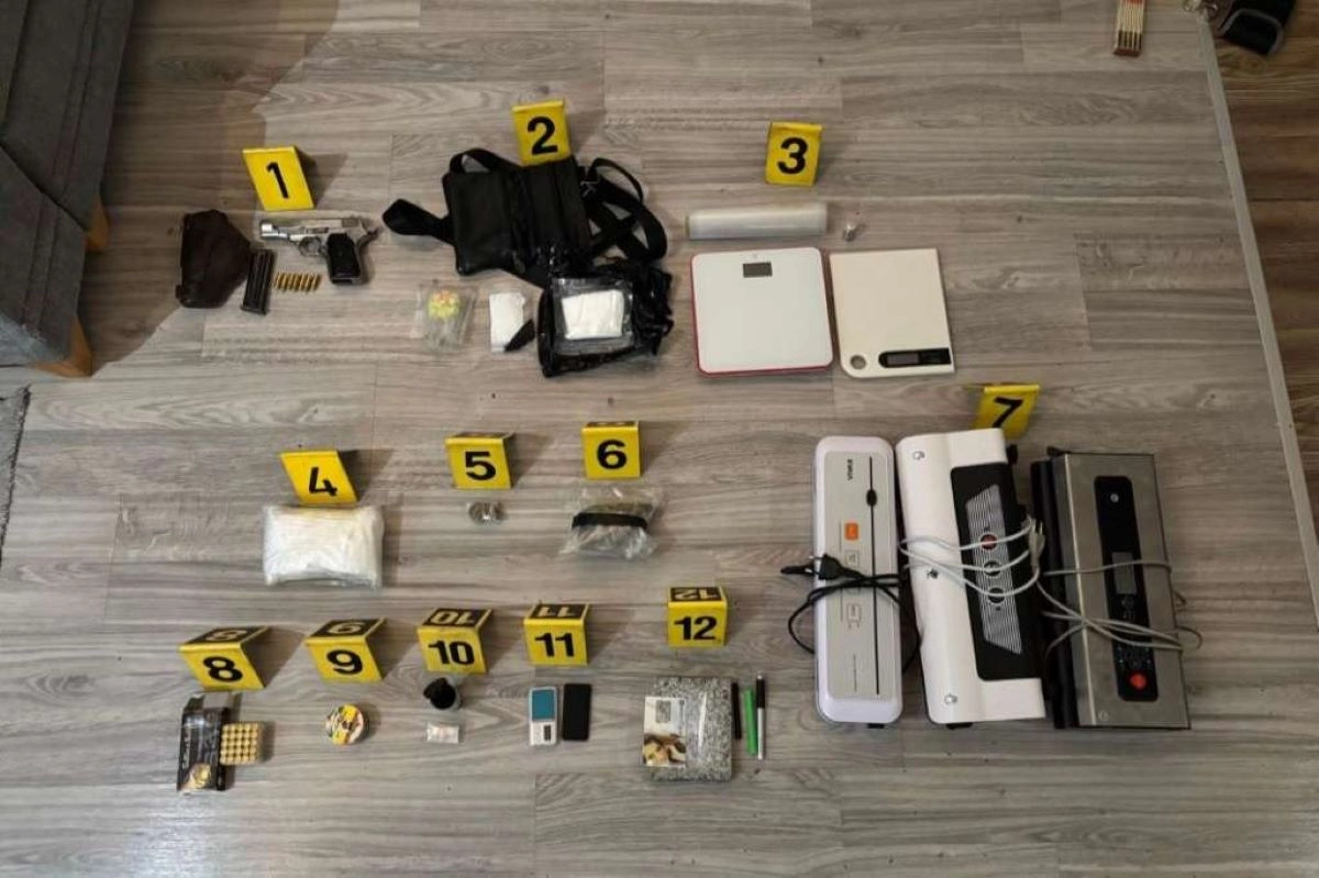Policija u Tešnju pronašla više od pet kg droge i oružje, jedna osoba lišena slobode